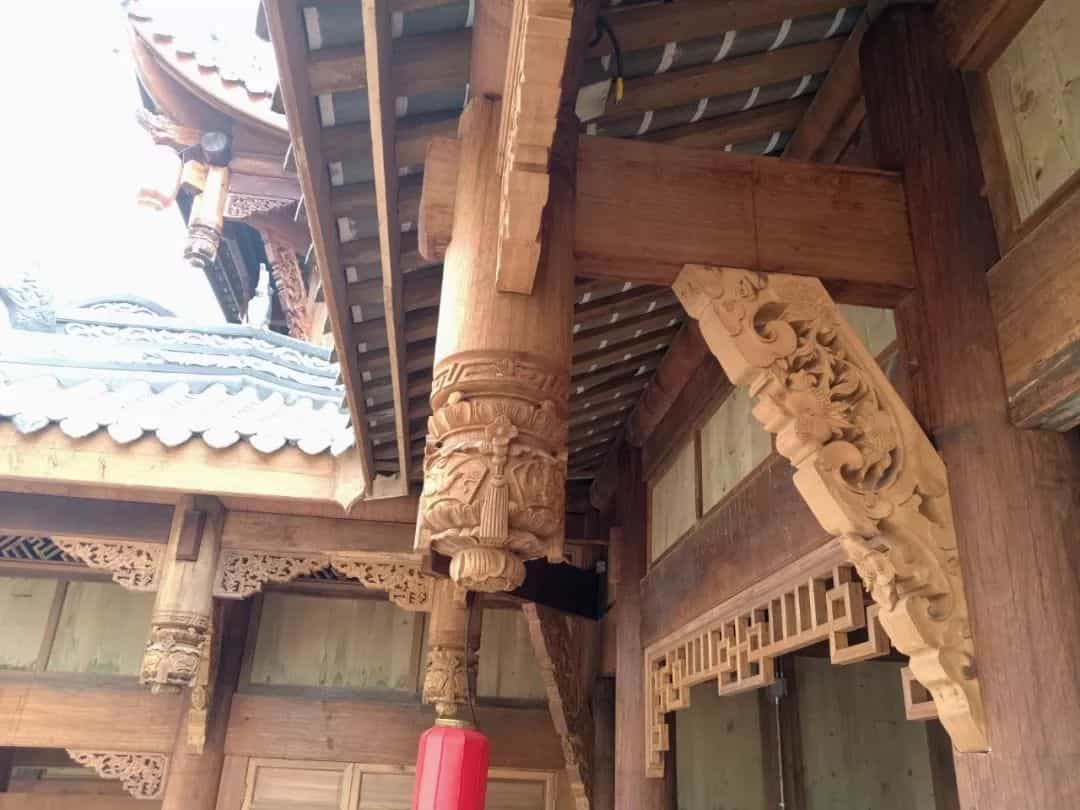 木结构垂花柱雕刻