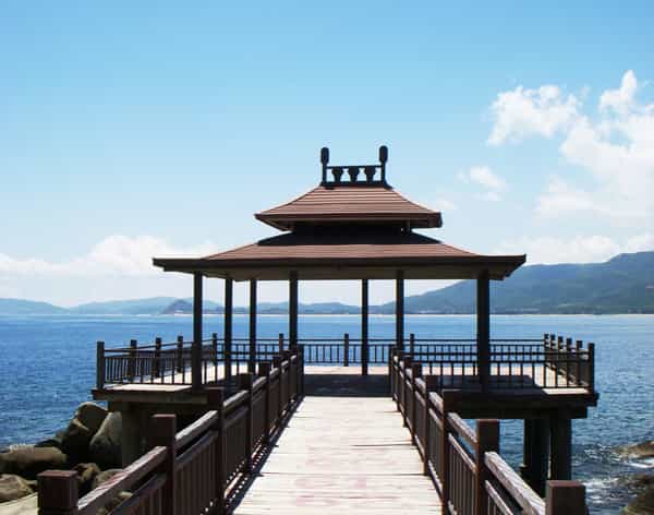 海边凉亭